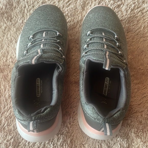 🔥4/$20 ATHLETIC WORKS Womens Bungee Slip On Sneaker - size 6 - Picture 5 of 13